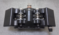 Etrier de frein Arrière 6 pistons “Black Edition” Yamaha 700 Raptor 2013 – 2025