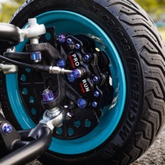 Paire d&rsquo;Etriers de freins Avant 6 pistons « Black Edition 2 » Yamaha 350 Banshee