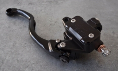 Maître-Cylindre de frein Avant radial “Black Edition” 19 mm